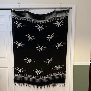 46x62” Elegant Black and White Palm Pattern Scarf Sarong Pareo Wrap Cover-up